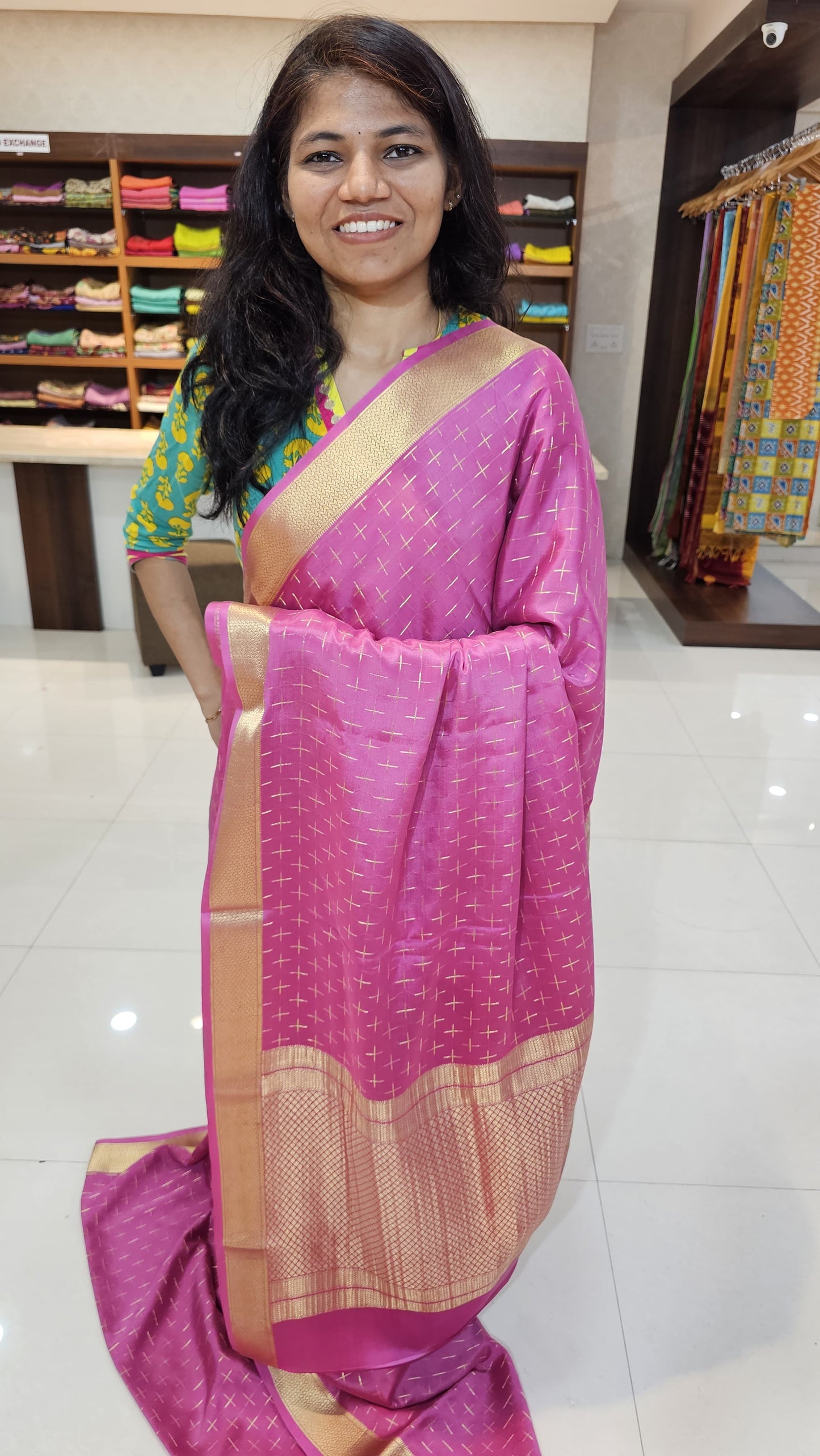 Mysore crepe silk saree with KSIC Finish in onion pink in self checks pattern