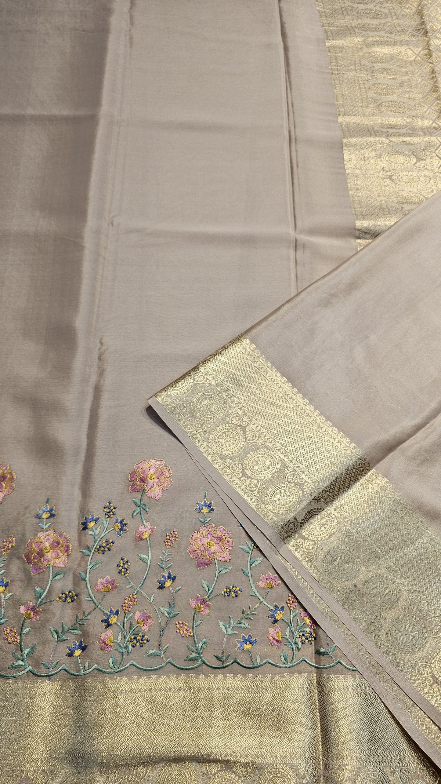 Mysore crepe silk saree with KSIC Finish in gold self in embroidery pattern