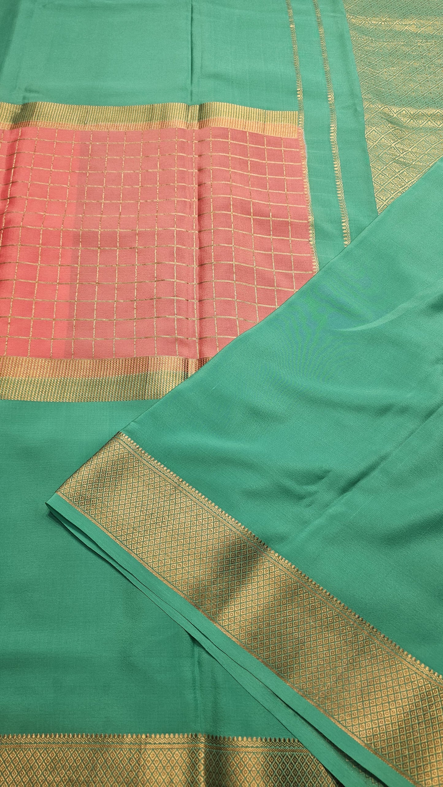 Mysore crepe silk saree with KSIC Finish in rama green with peach pink, in middle checks pattern