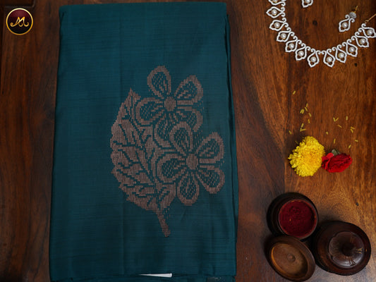 Kanchivaram Handloom Pure Silk in Butta Pattern in allself  Moss green and Rich Pallu