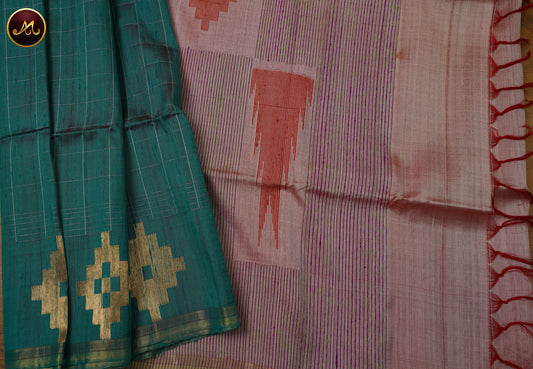 Raw Silk Saree in rama Green and onion Pink checks body and pencil border and soft Silk pallu