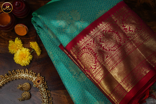 Kanchivaram Pure Silk Saree inn rama green with red combination, brocade saree, both sides same border, golden zari