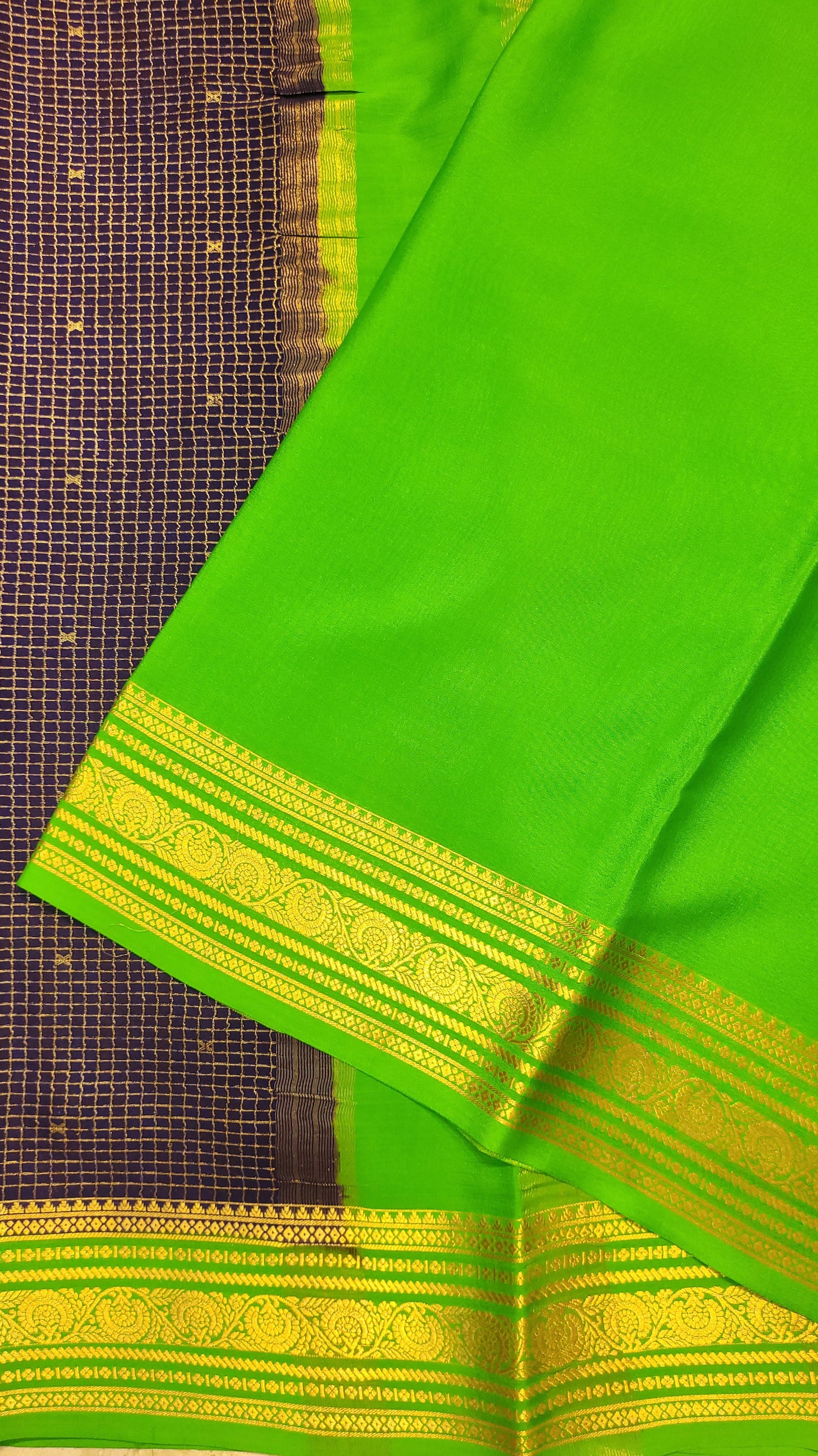 Mysore crepe silk saree with KSIC Finish in midnight Blue X Parrot green with Body checks