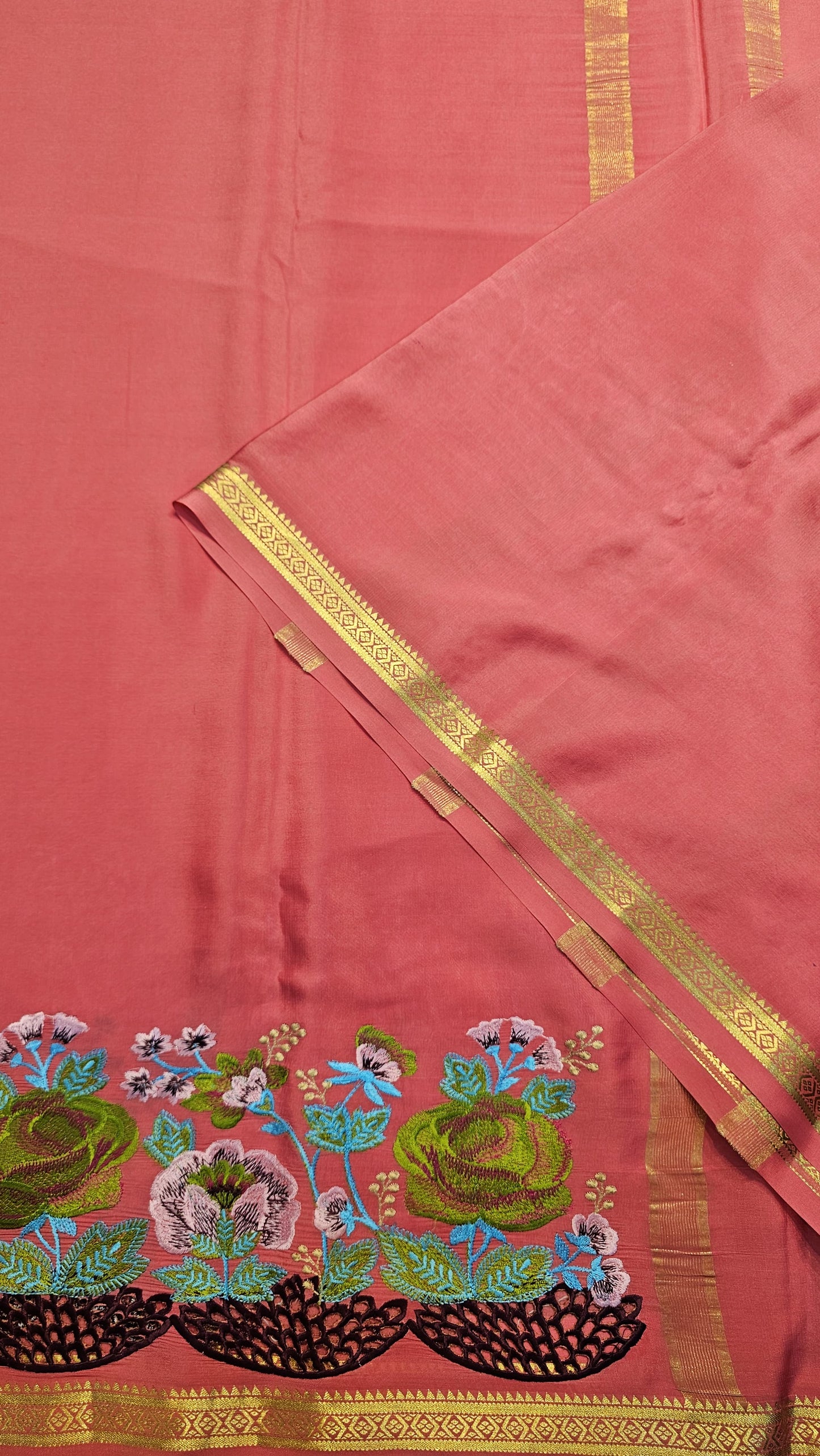 Mysore crepe silk saree with KSIC Finish in pink self in one side cutwork pattern