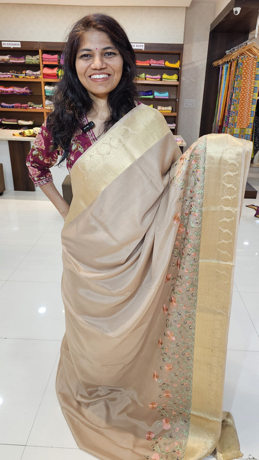 Mysore crepe silk saree with KSIC Finish in gold self in embroidery pattern