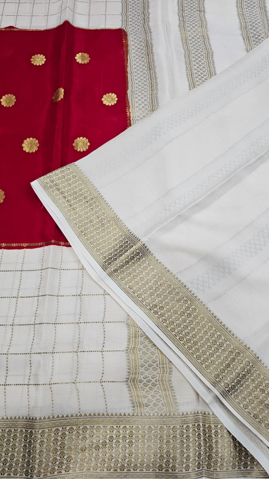 Mysore silk saree KSIC Finish in red with half white buttas pattern