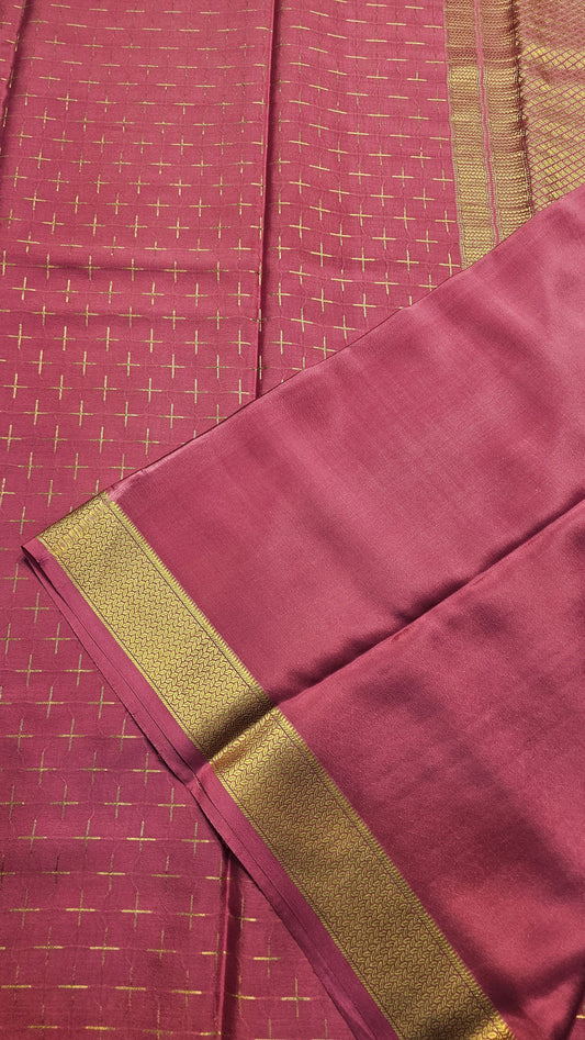 Mysore crepe silk saree with KSIC Finish in onion pink in self checks pattern